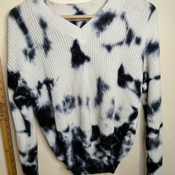 Tops - Tye dye knit long sleeve
